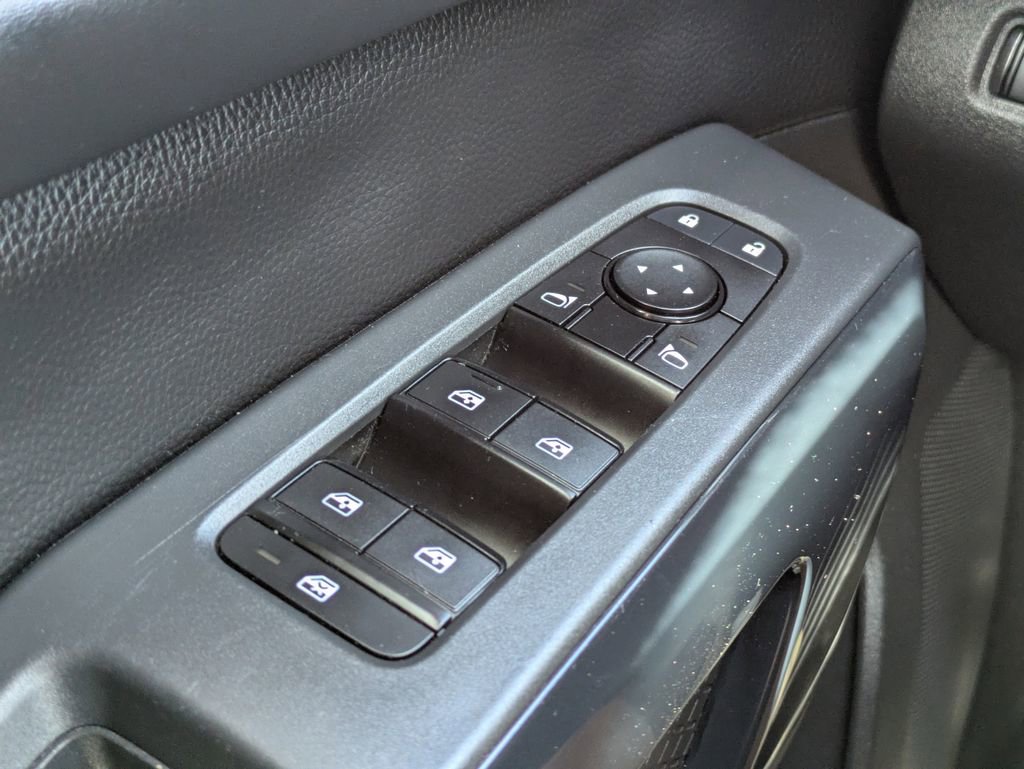 Used 2024 Nissan Pathfinder SV image 22