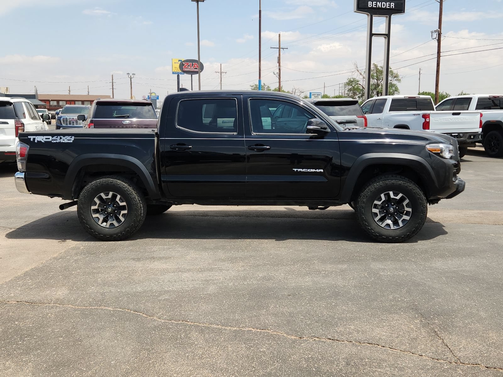 Used 2023 Toyota Tacoma TRD Off-Road AWD/4WD image 5
