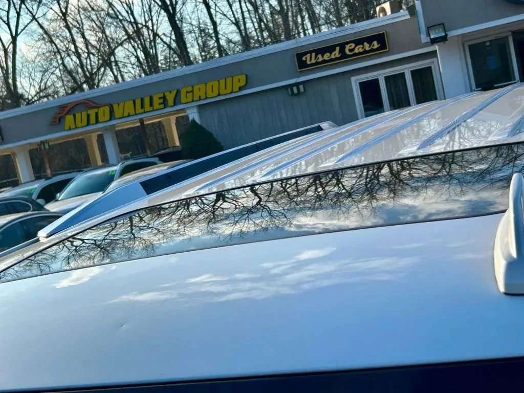 Used 2017 Cadillac Escalade Luxury image 10