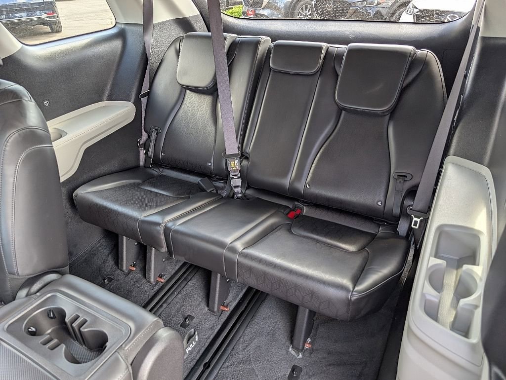 Used 2024 Kia Carnival LX FWD image 21