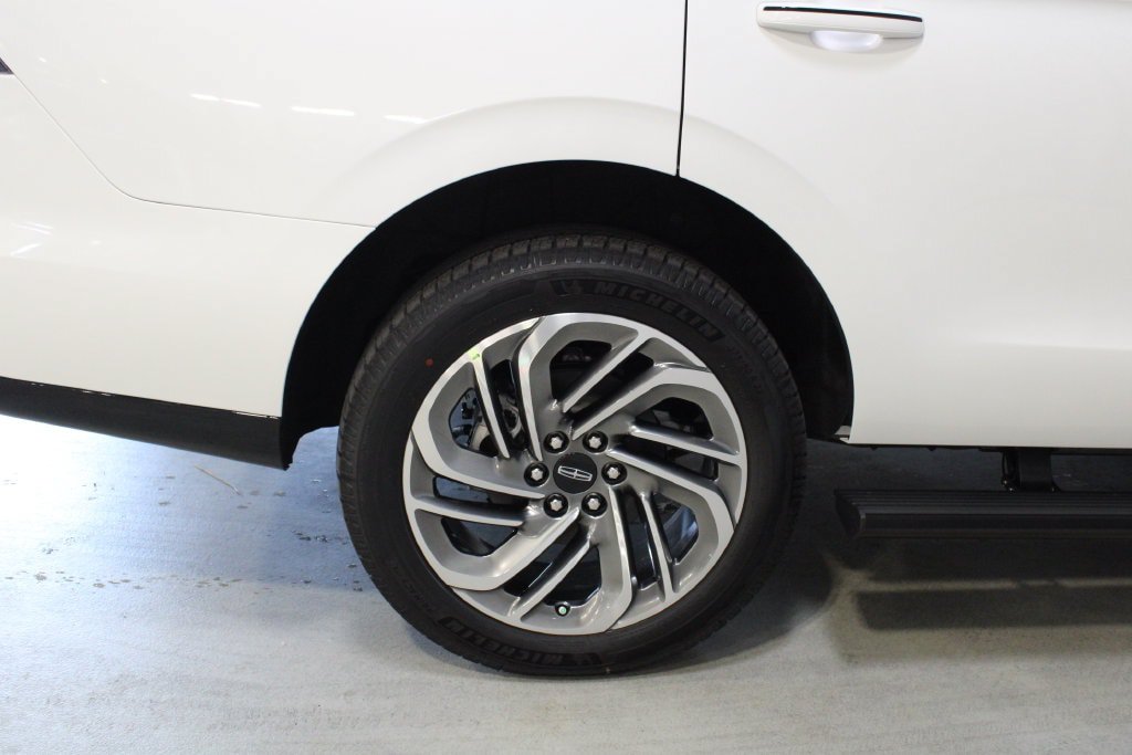 New 2027 Lincoln Navigator Reserve AWD/4WD image 26