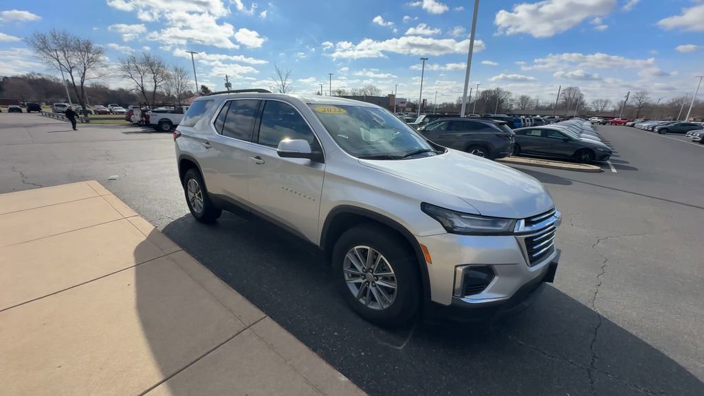 Used 2022 Chevrolet Traverse LT image 2