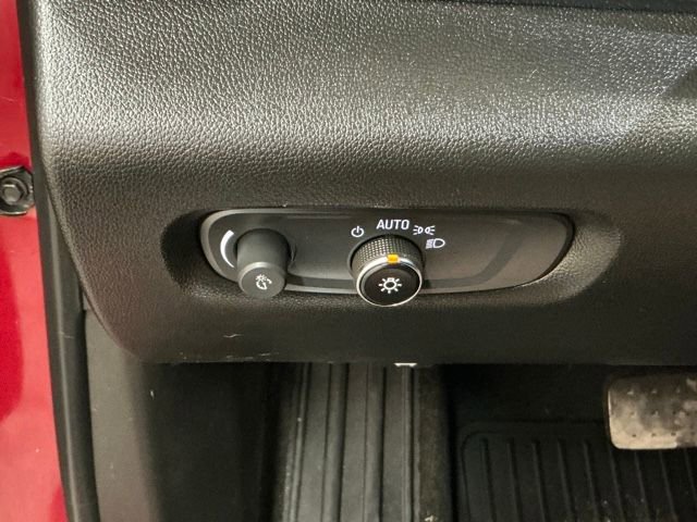 Used 2023 Chevrolet Traverse LT image 18