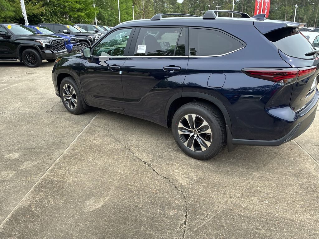New 2026 Toyota Highlander XLE AWD/4WD image 3