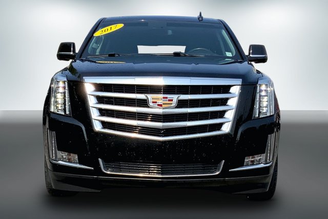 Used 2017 Cadillac Escalade ESV Luxury AWD/4WD image 2