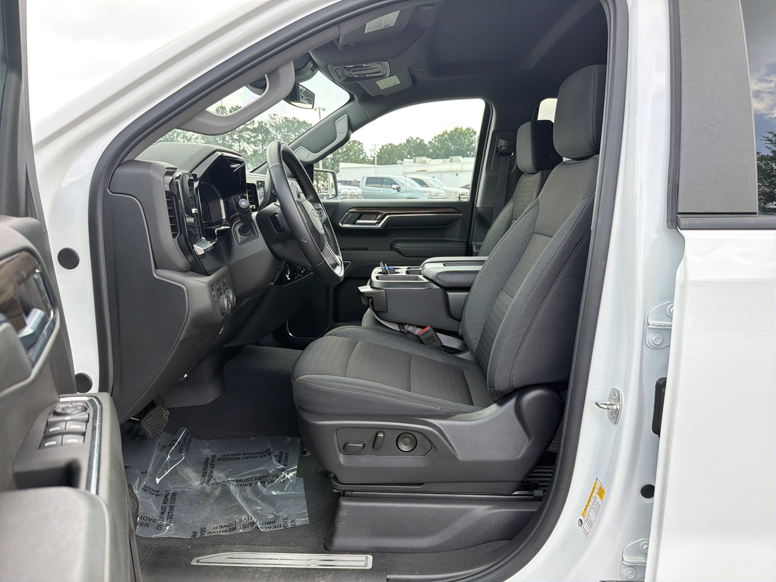 Used 2024 Chevrolet Silverado 1500 RST w/ Z71 Off-Road Package AWD/4WD image 14
