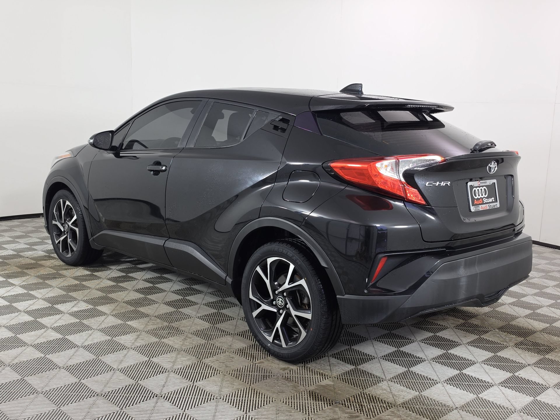Used 2021 Toyota C-HR XLE FWD image 5