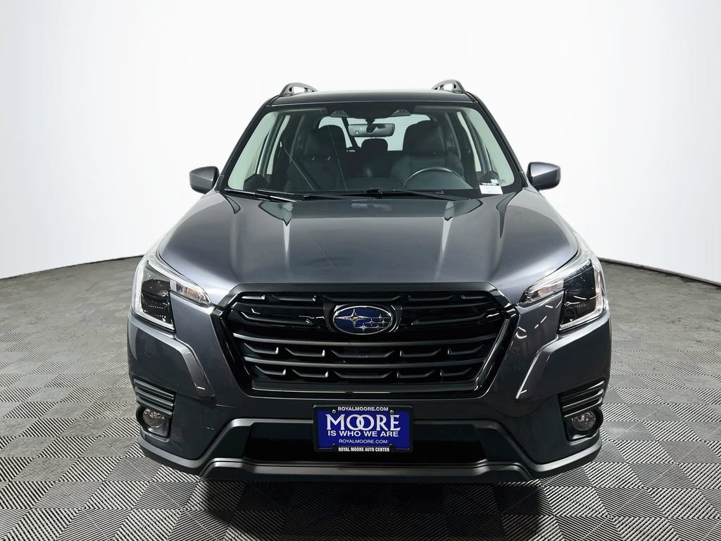 Used 2023 Subaru Forester Premium AWD/4WD image 2