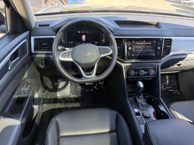 Certified 2023 Volkswagen Atlas SEL R-Line AWD/4WD image 8