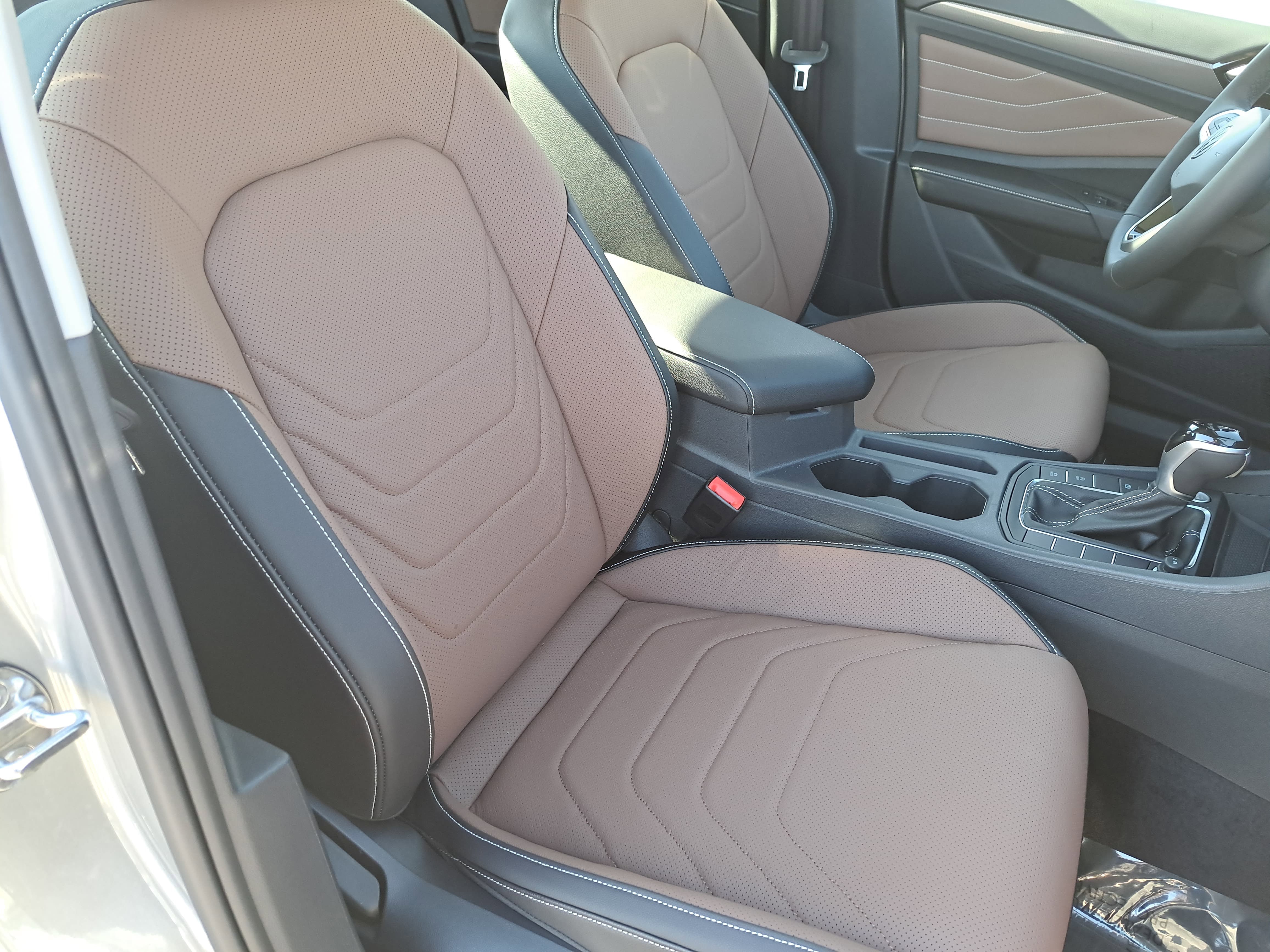 New 2026 Volkswagen Jetta SEL FWD image 10