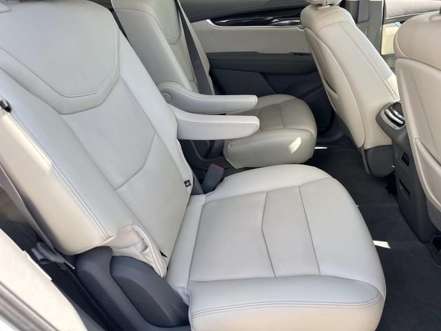 Certified 2023 Cadillac XT6 Premium Luxury w/ Technology Package FWD image 9