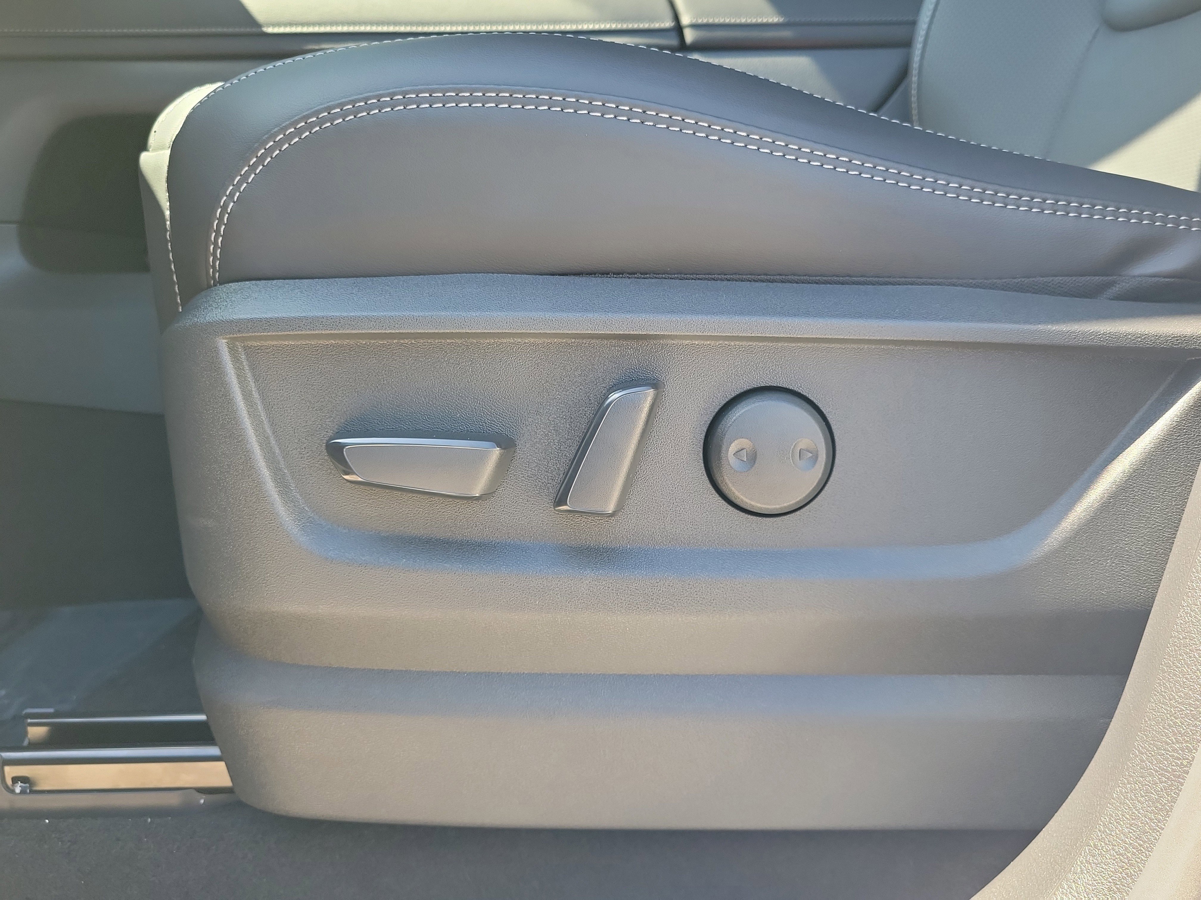 New 2025 Nissan Armada PRO-4X image 24