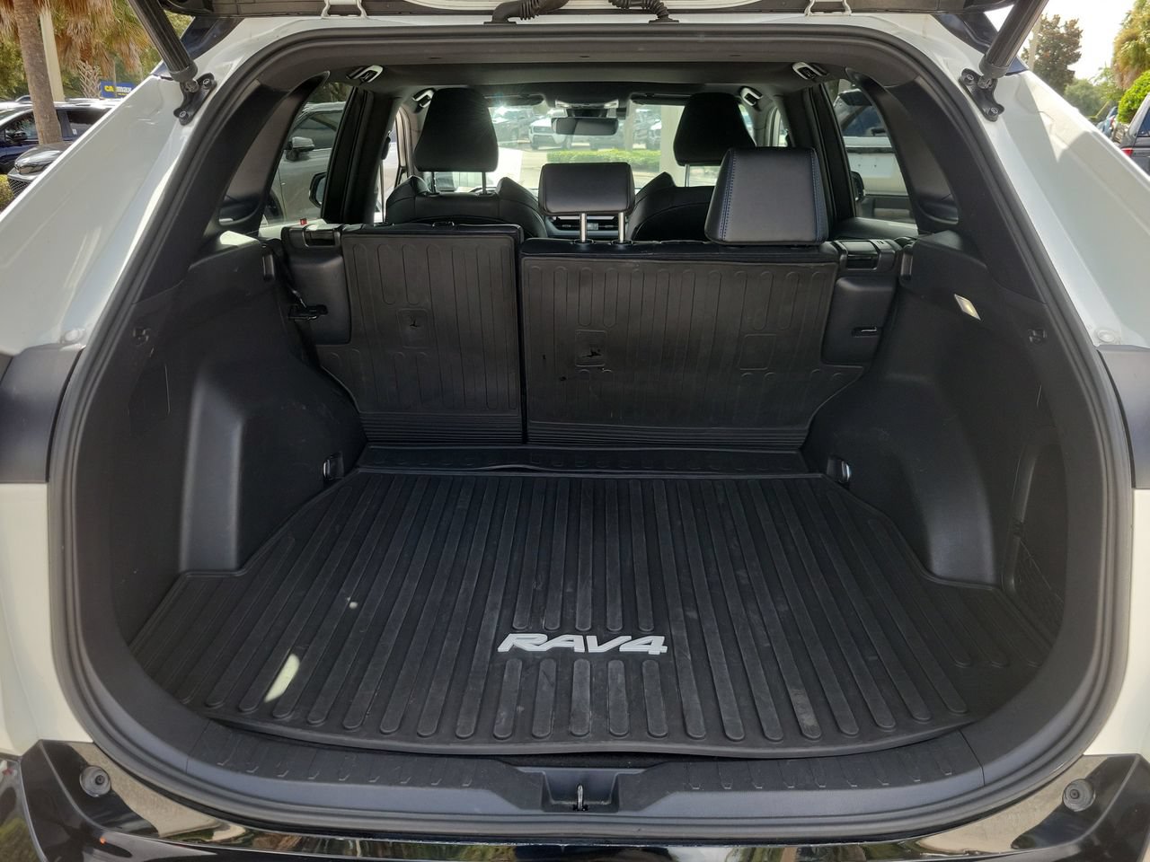 Used 2022 Toyota RAV4 XSE w/ XSE Grade Weather Package AWD/4WD image 8