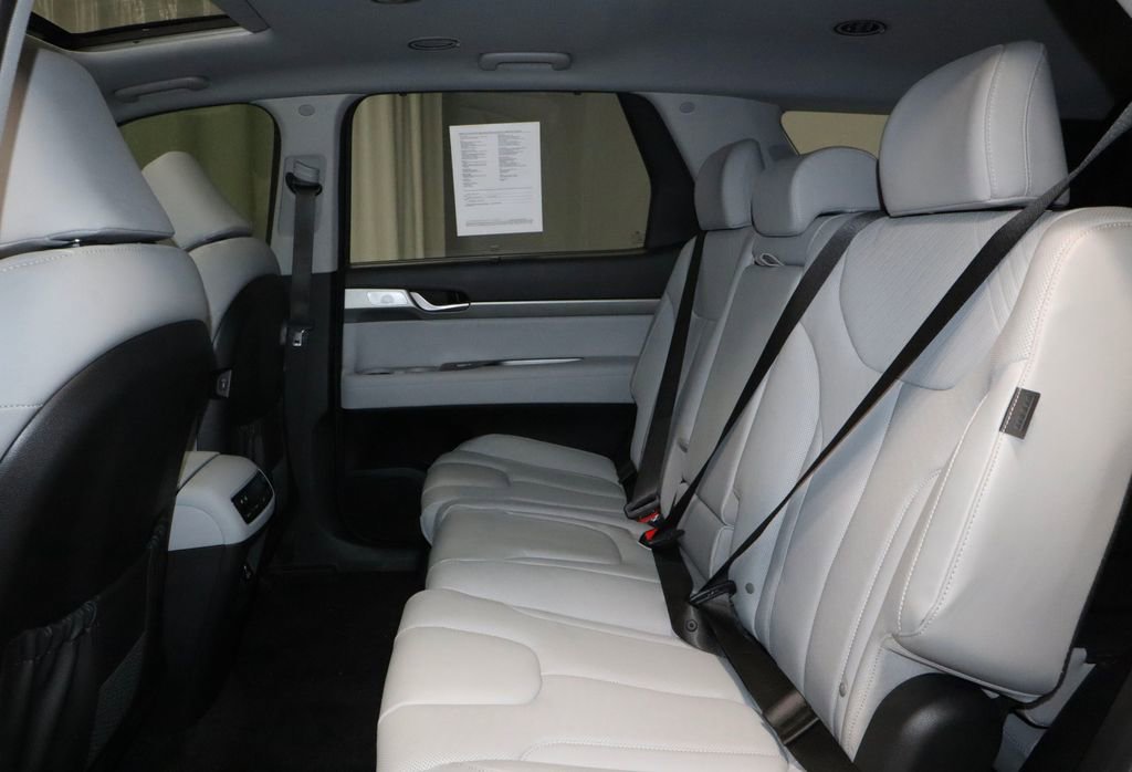 Used 2024 Hyundai Palisade SEL FWD image 23