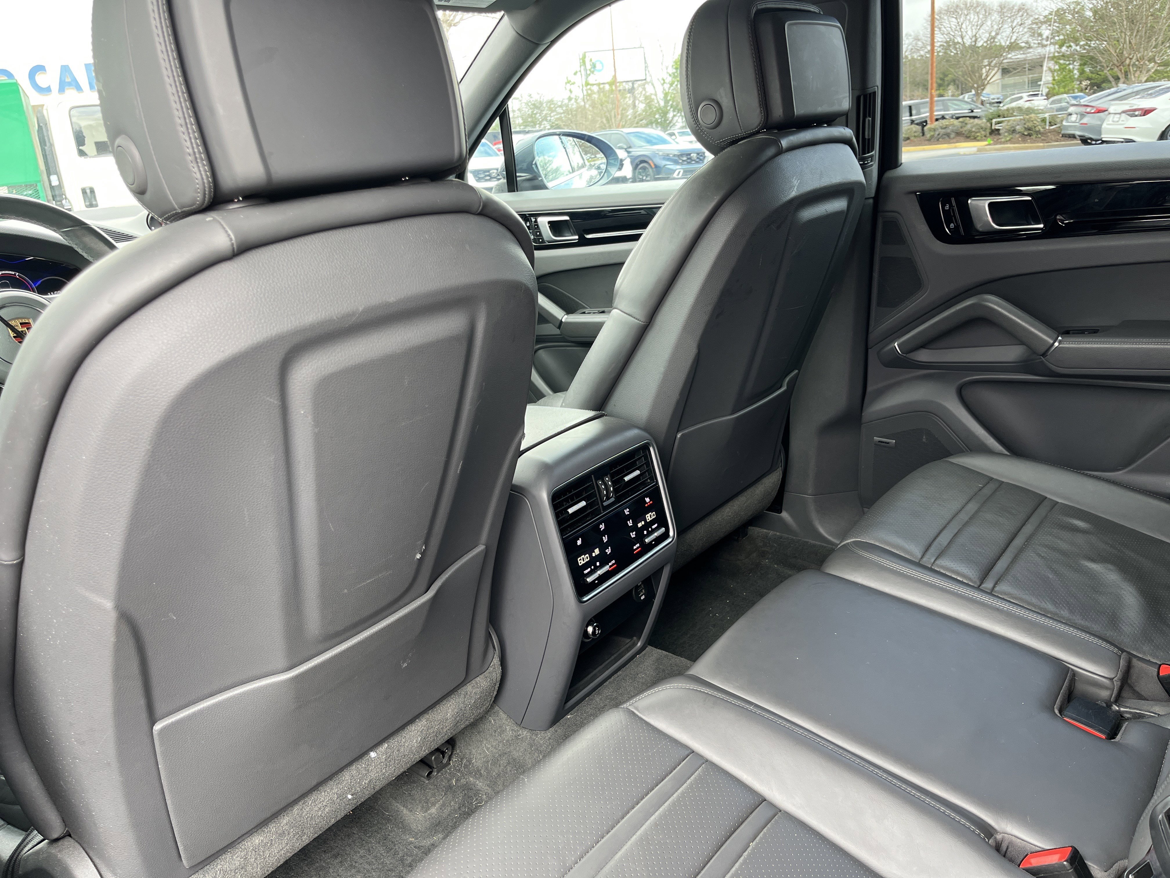 Used 2019 Porsche Cayenne image 19