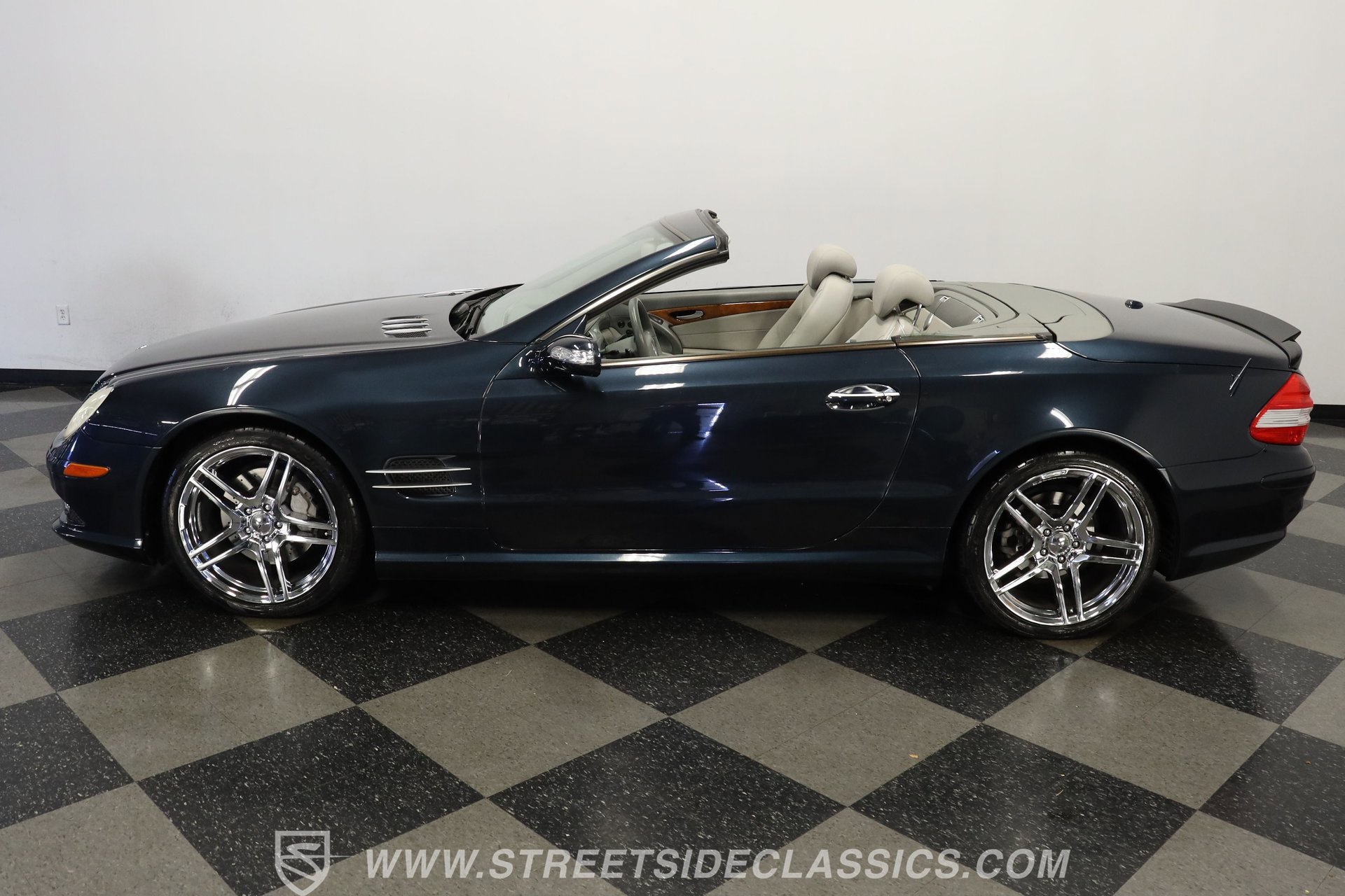Used 2007 Mercedes-Benz SL 550 image 2