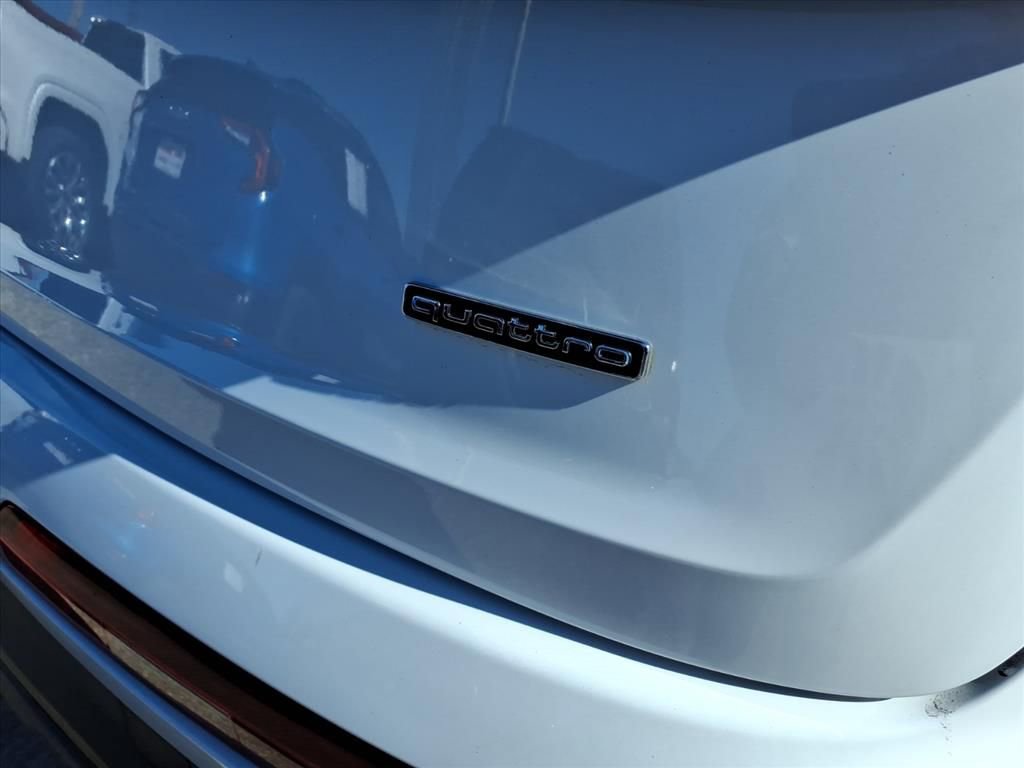 Used 2023 Audi Q7 3.0T Prestige image 14