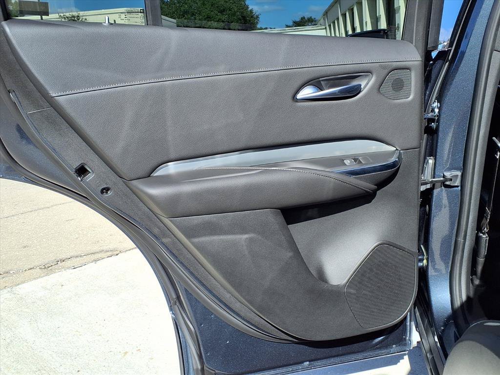 Used 2020 Cadillac XT4 Premium Luxury w/ Enhanced Visibility Package FWD image 17