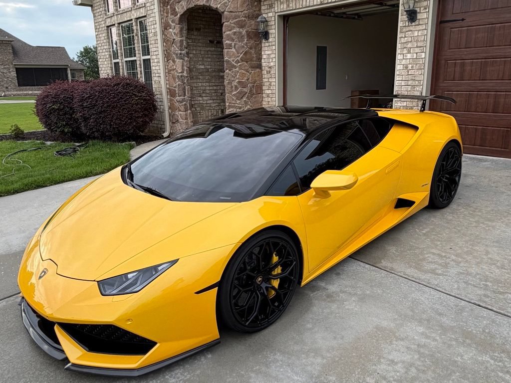 Used 2016 Lamborghini Huracan LP 610-4 AWD/4WD image 2