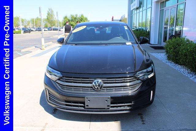 Used 2024 Volkswagen Jetta Sport FWD image 2