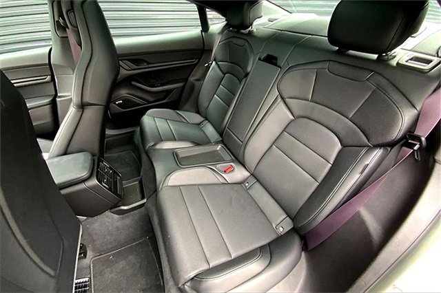 Used 2022 Porsche Taycan image 40