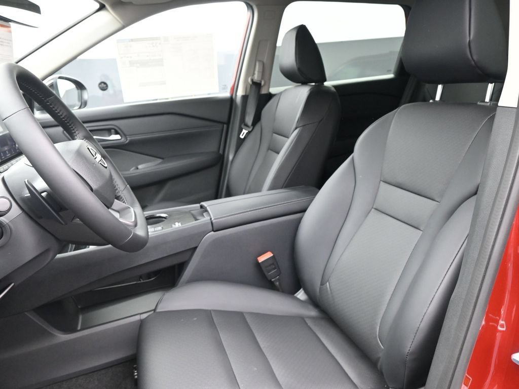 Certified 2026 Nissan Rogue Dark Armor FWD image 10