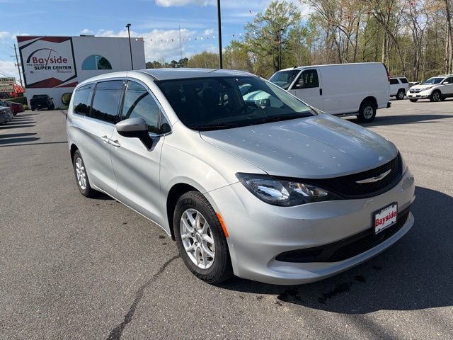 Used 2022 Chrysler Voyager LX image 20