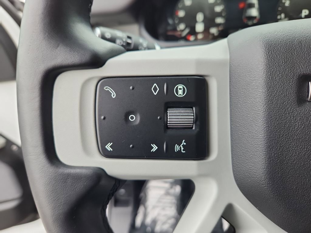 Used 2024 Land Rover Defender 110 S image 17