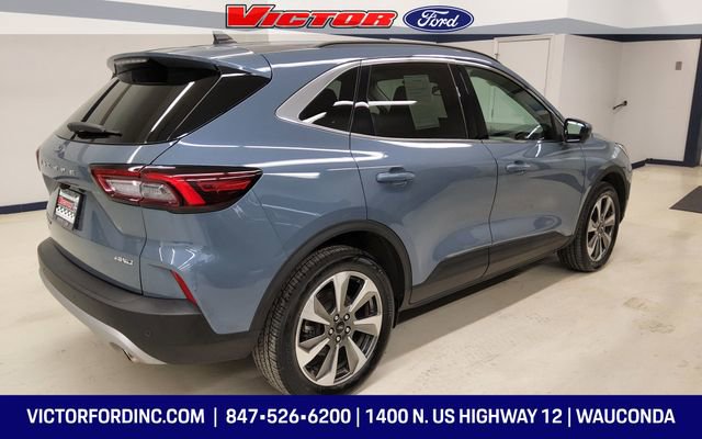 Used 2025 Ford Escape Platinum w/ Premium Technology Package image 3