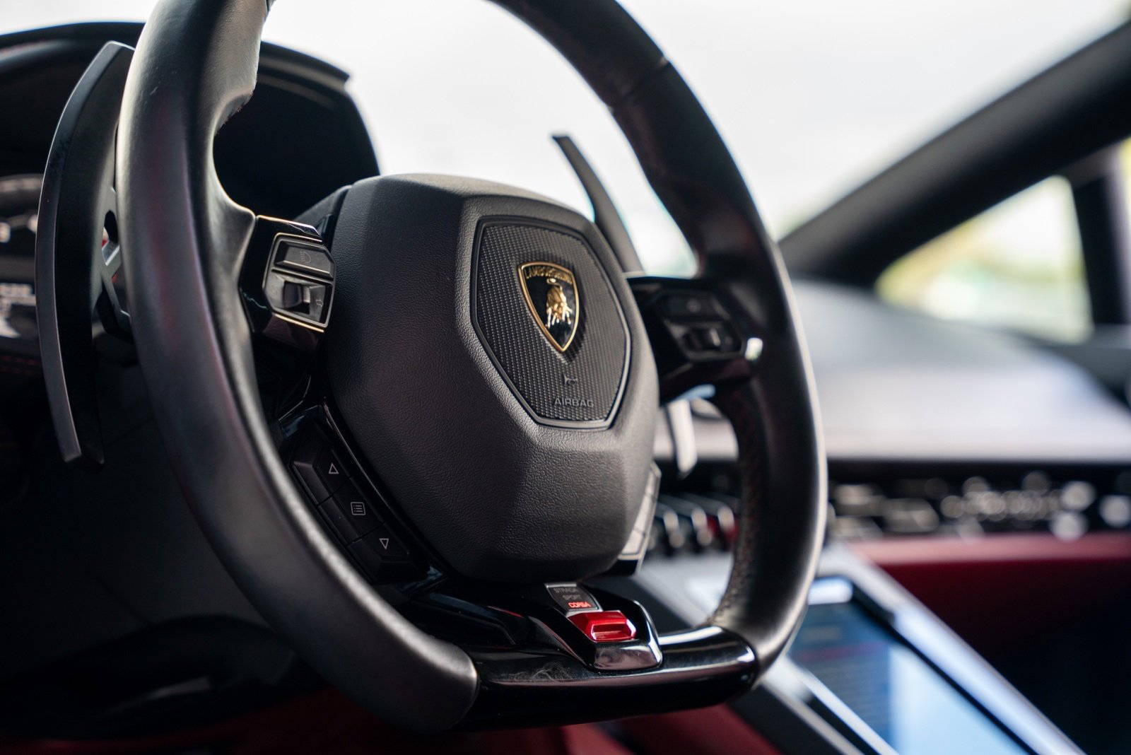 Used 2021 Lamborghini Huracan EVO image 9