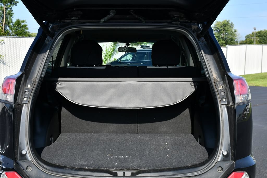 Used 2016 Toyota RAV4 XLE AWD/4WD image 27