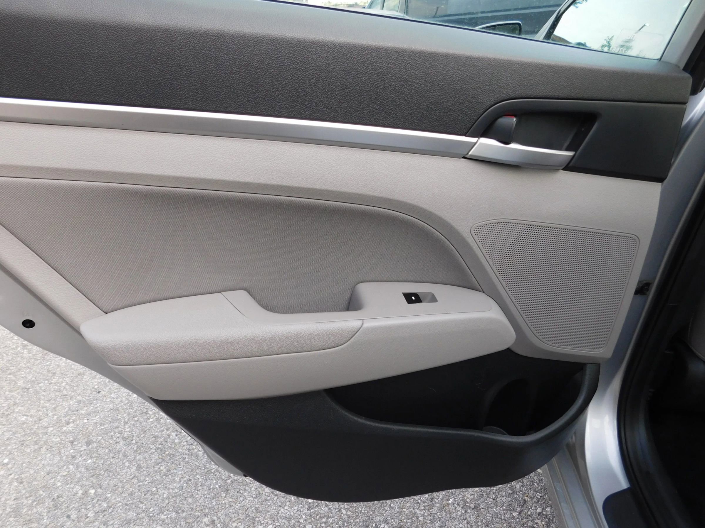 Used 2020 Hyundai Elantra SEL FWD image 7