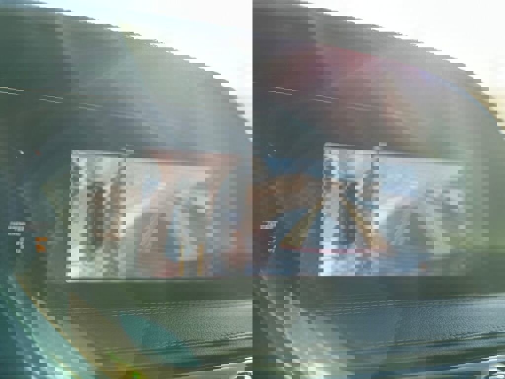 Used 2019 Mercedes-Benz S 560 4MATIC Sedan w/ Premium Package image 17