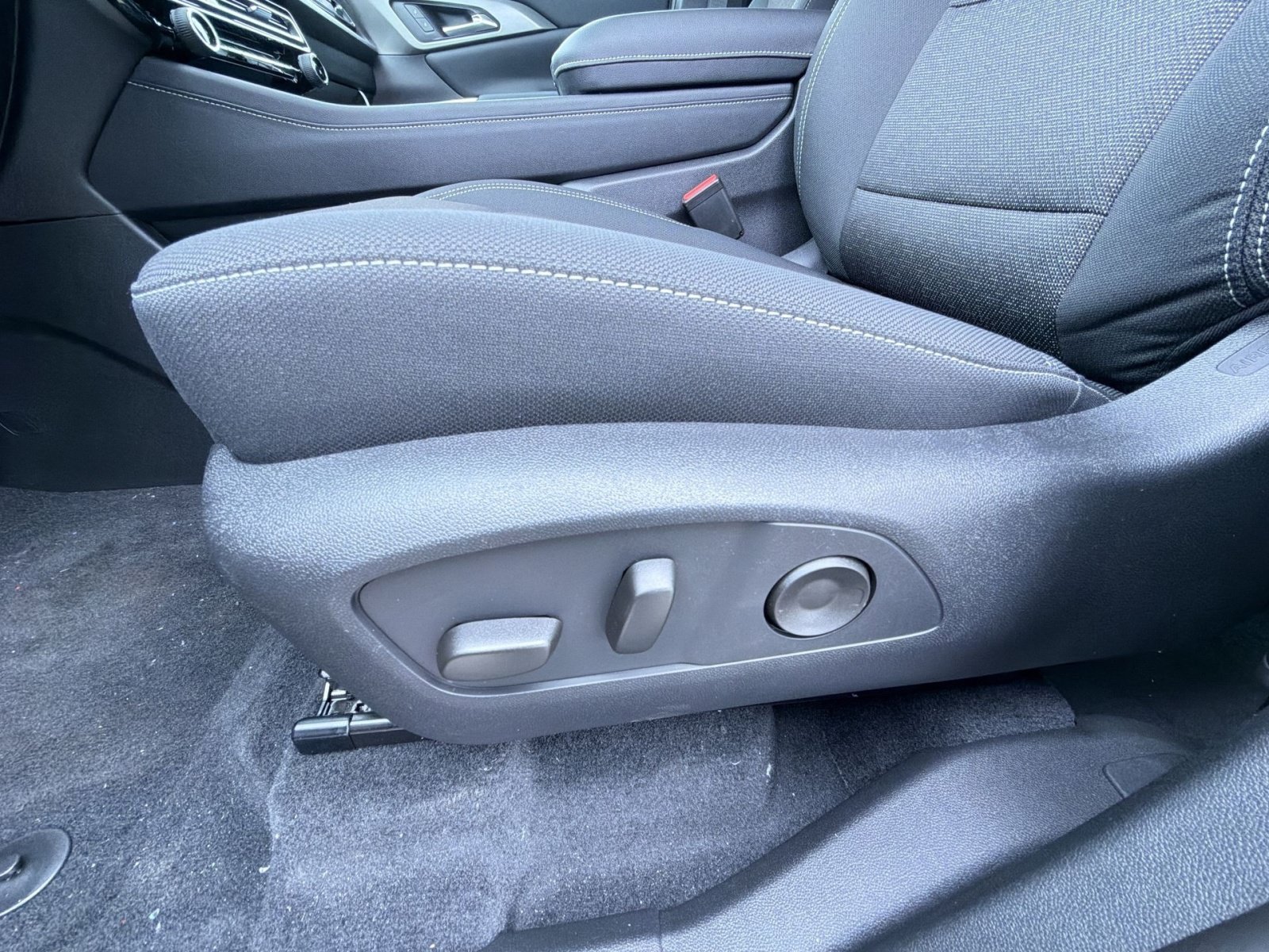 New 2026 Chevrolet Traverse LT FWD image 14