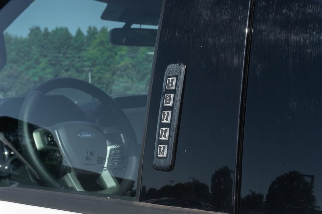 Used 2022 Ford F350 Lariat w/ Lariat Ultimate Package AWD/4WD image 11