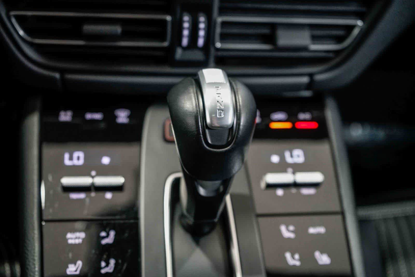 Used 2024 Porsche Macan image 21