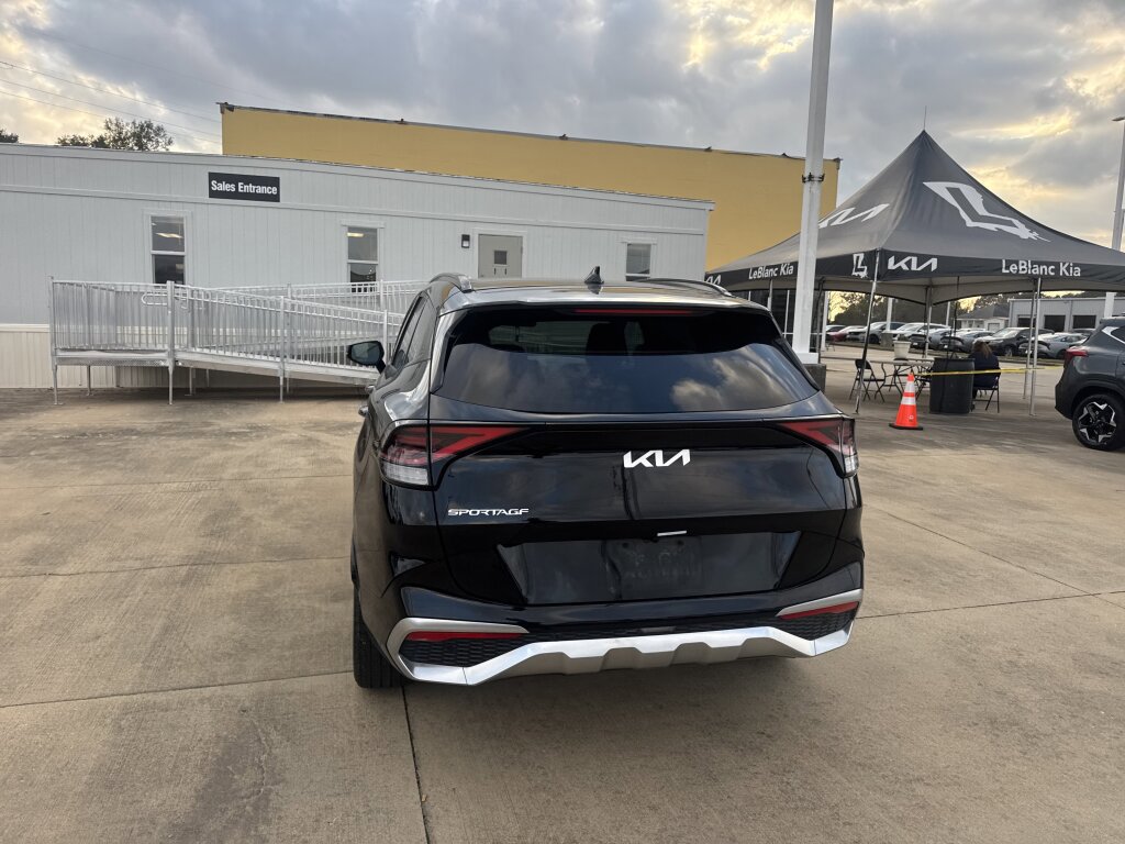 Used 2023 Kia Sportage SX image 22
