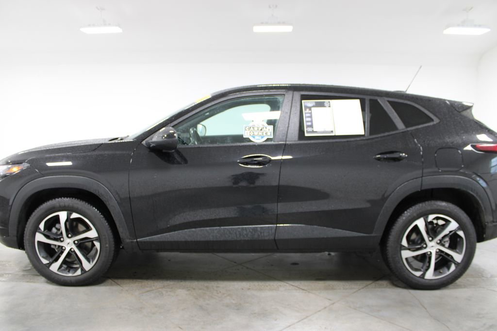 Used 2024 Chevrolet Trax RS w/ Driver Confidence Package image 7