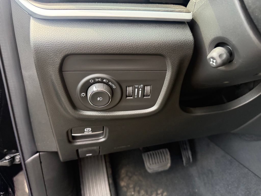 New 2026 Jeep Grand Cherokee L Limited AWD/4WD image 29
