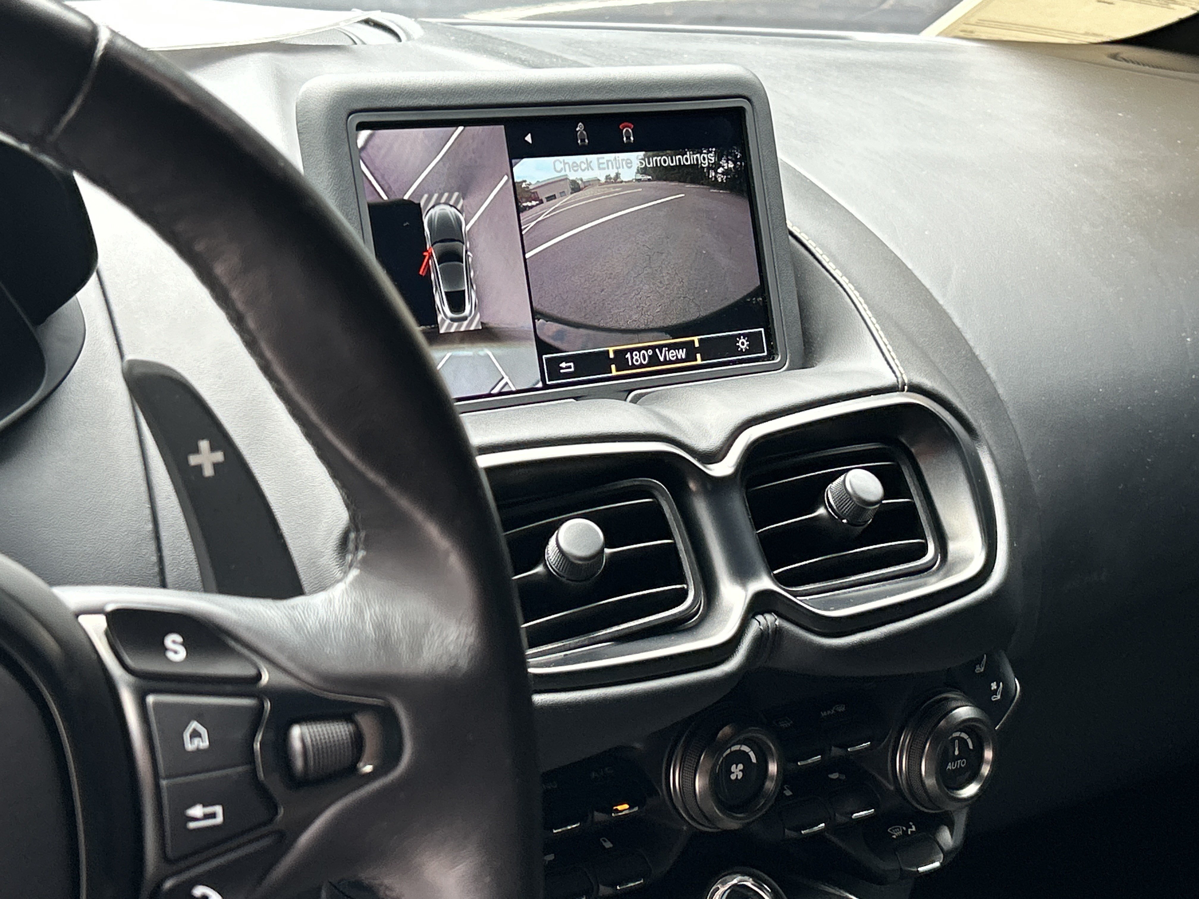 Used 2023 Aston Martin V8 Vantage Coupe RWD image 18