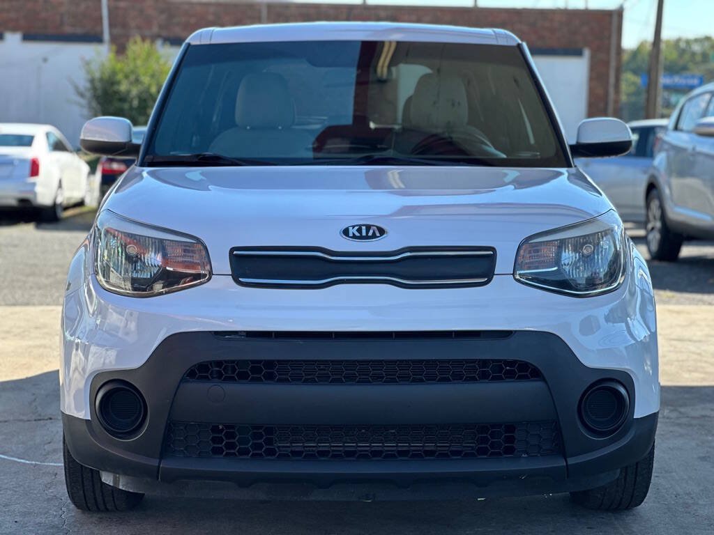 Used 2019 Kia Soul FWD image 2