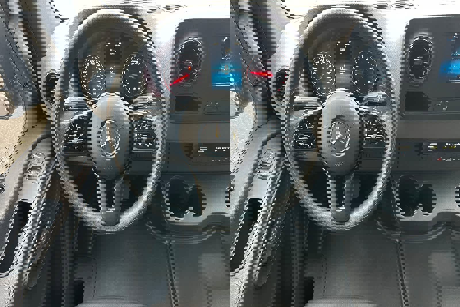 Used 2023 Mercedes-Benz Sprinter 2500 image 12