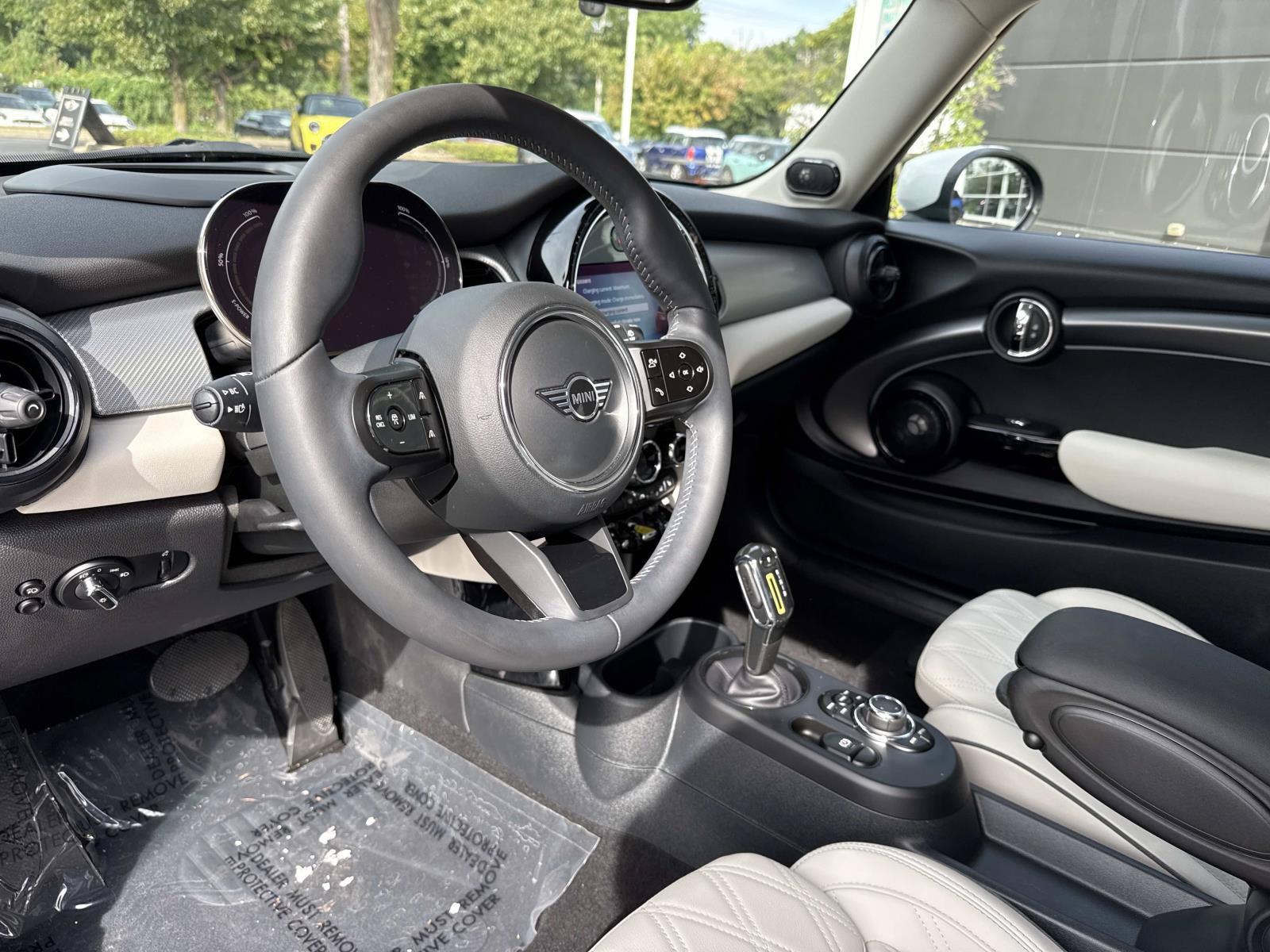Used 2024 MINI Cooper SE FWD image 17