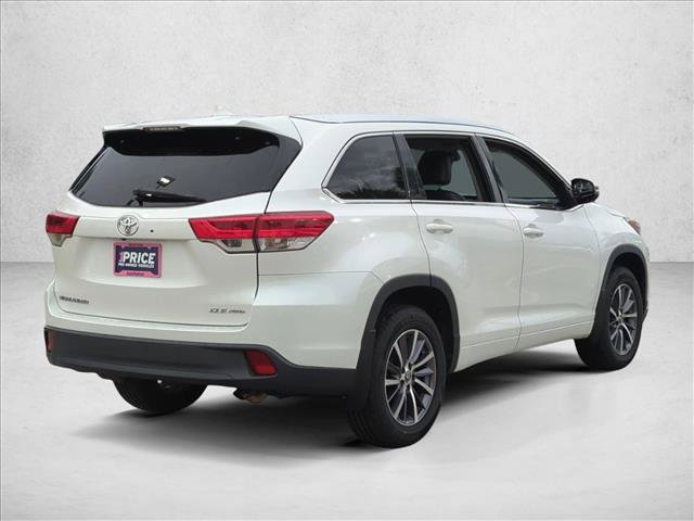 Certified 2017 Toyota Highlander XLE AWD/4WD image 5