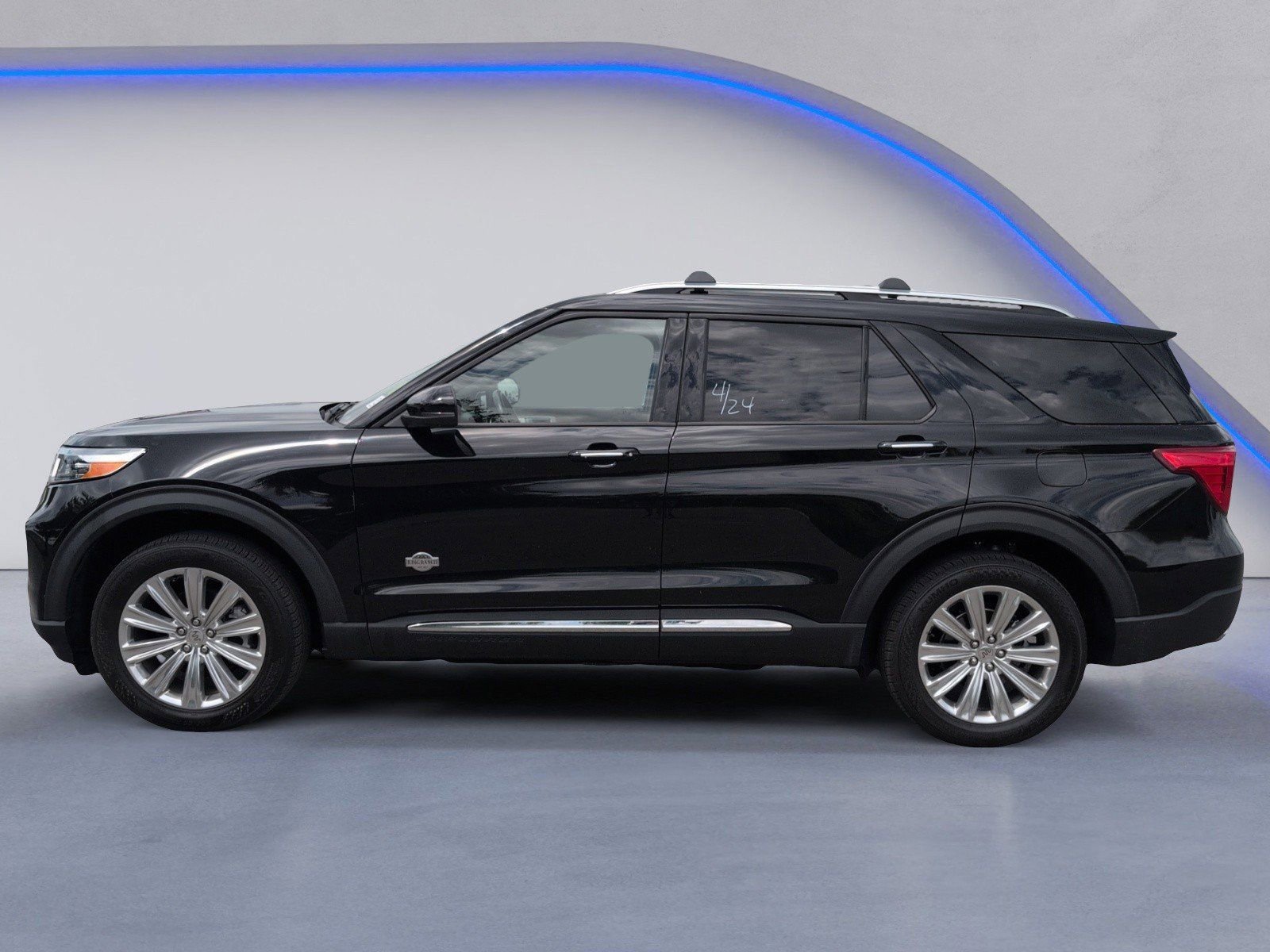 Used 2022 Ford Explorer King Ranch w/ Technology Package AWD/4WD image 5