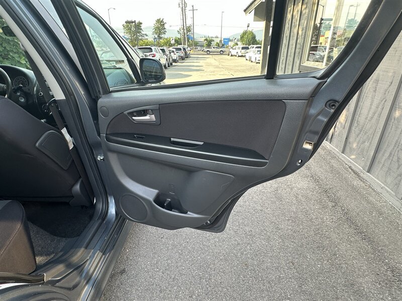 Used 2008 Suzuki SX4 Sport FWD image 35