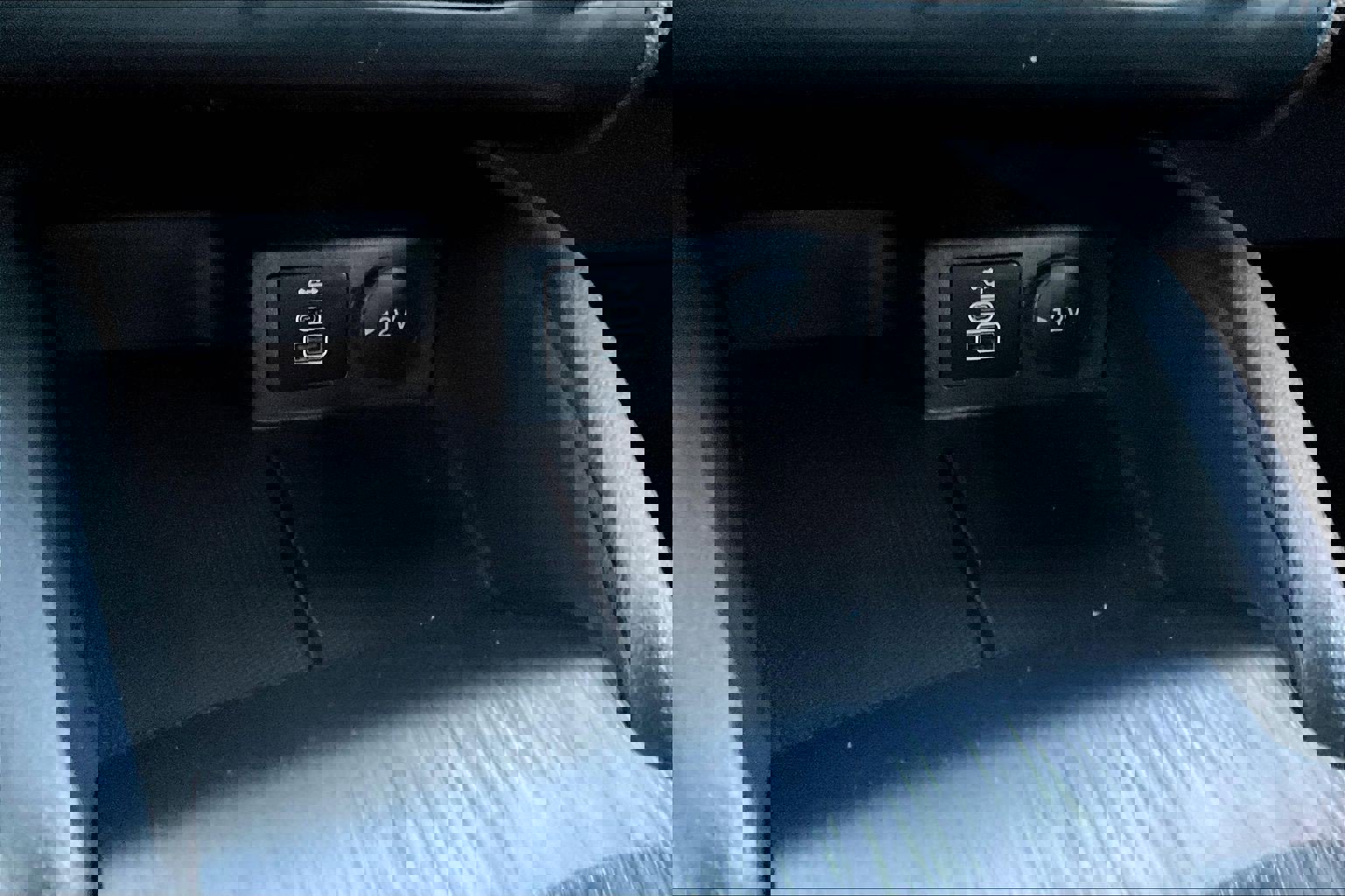 Used 2025 Ford Escape ST-Line w/ Cold Weather Package image 30