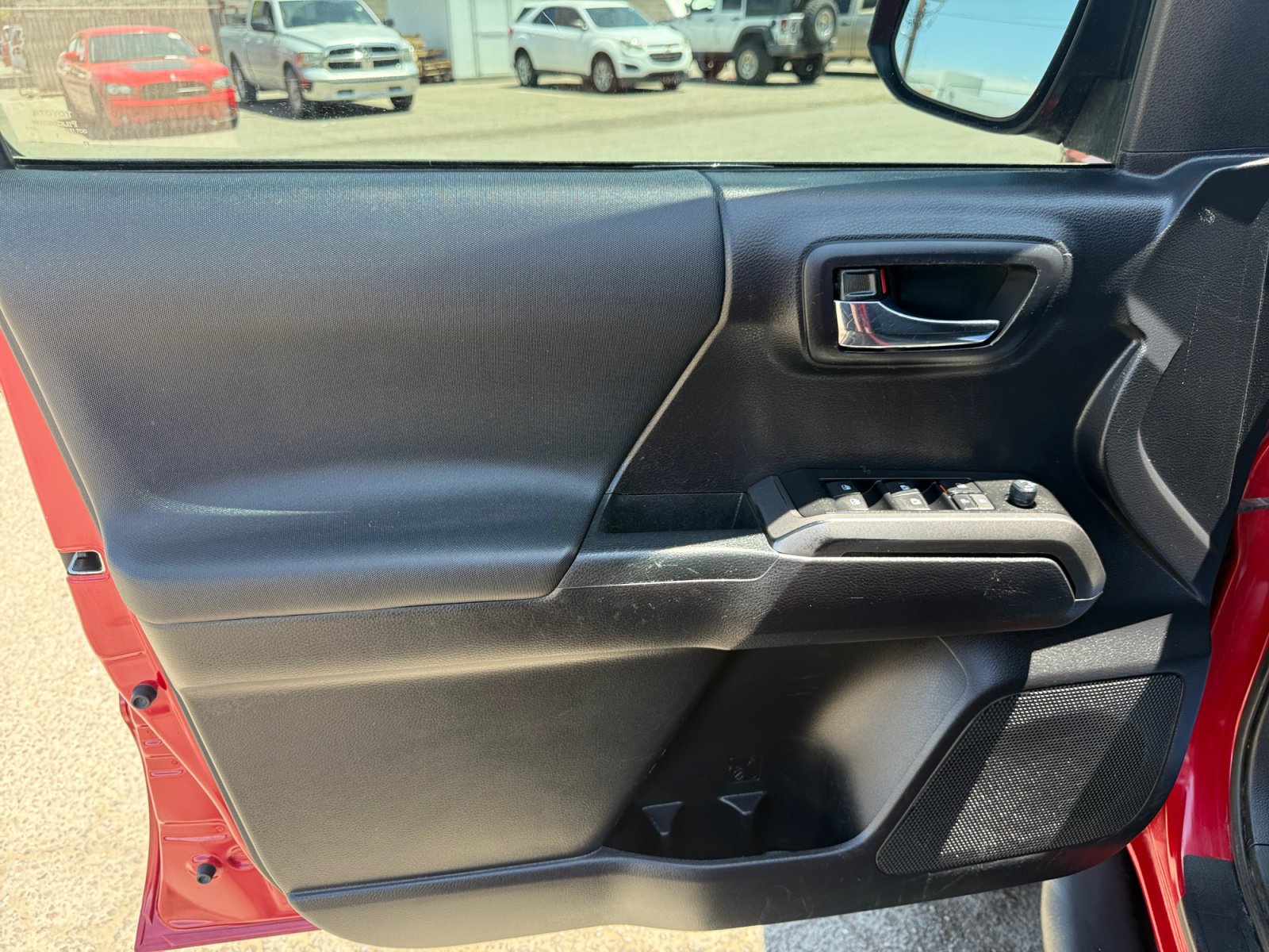Used 2021 Toyota Tacoma TRD Off-Road w/ Technology Package RWD image 12