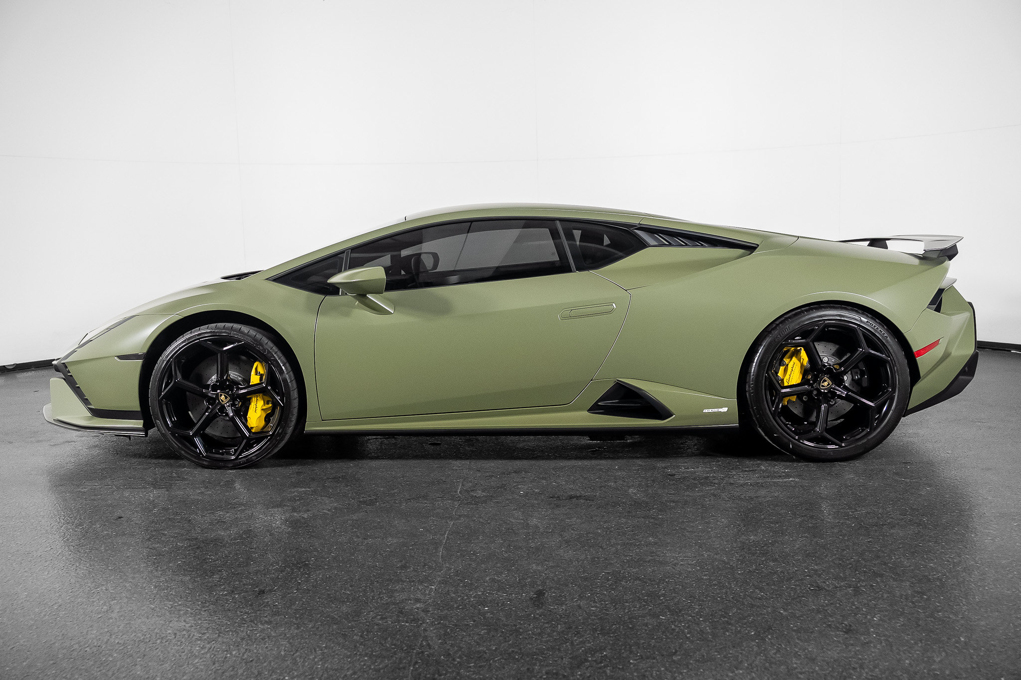 Used 2023 Lamborghini Huracan Tecnica RWD image 13