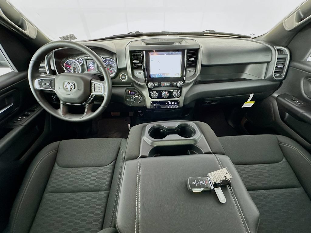 New 2026 RAM 1500 Express AWD/4WD image 9